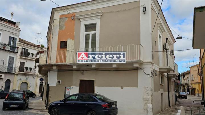 APPARTAMENTO USO UFFICIO ,